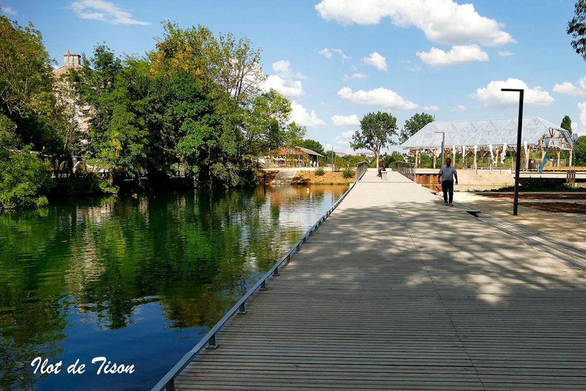 Les Jardins Du Clain Apartment Poitiers Exterior foto